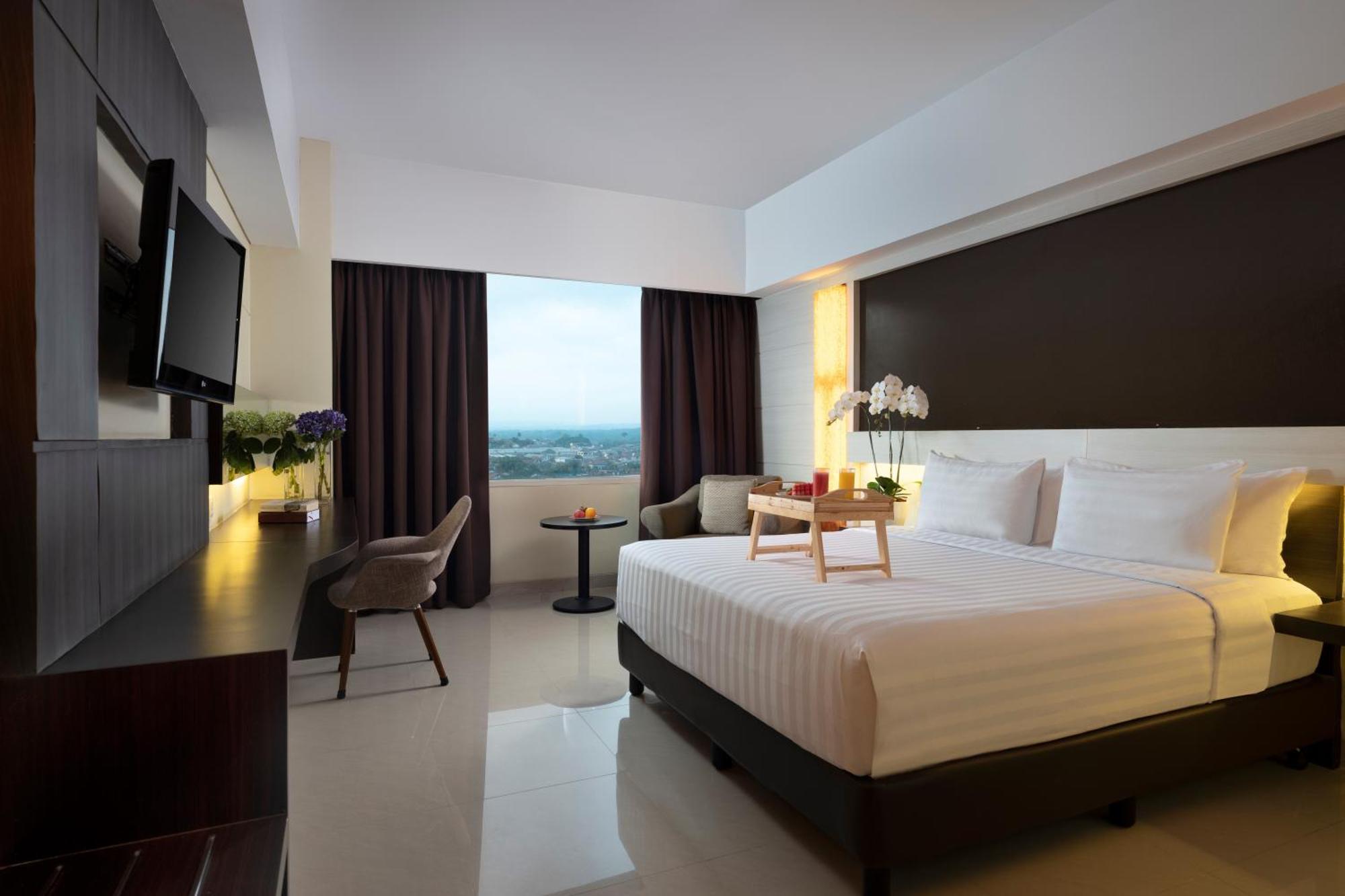 Atria Hotel Magelang Buitenkant foto