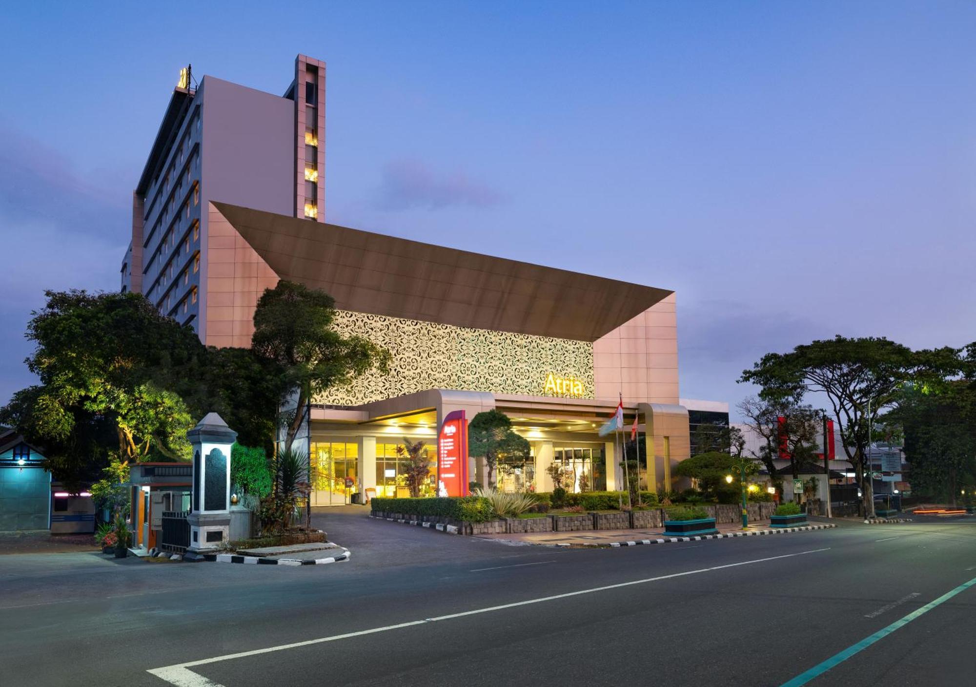 Atria Hotel Magelang Buitenkant foto