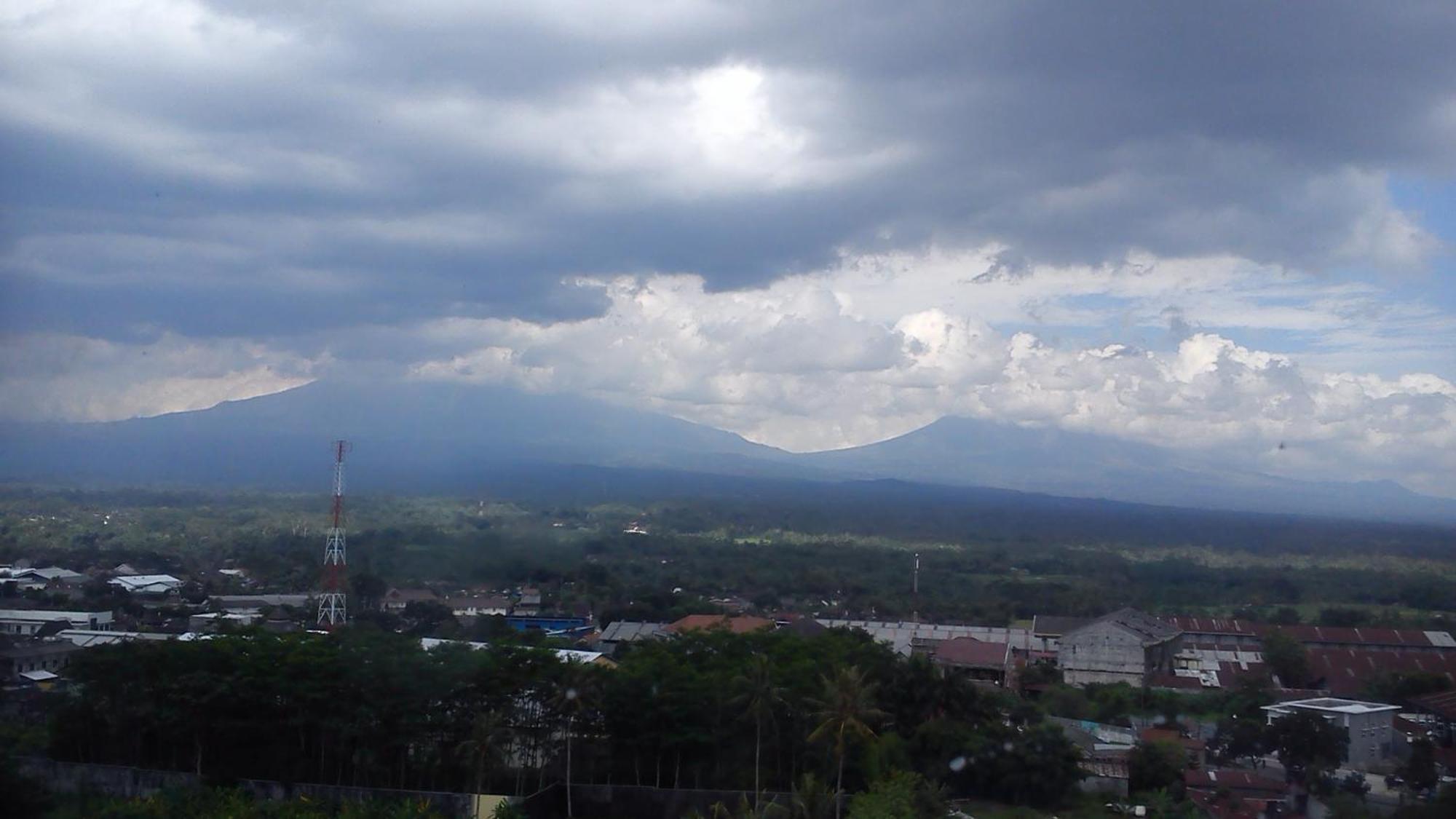 Atria Hotel Magelang Buitenkant foto