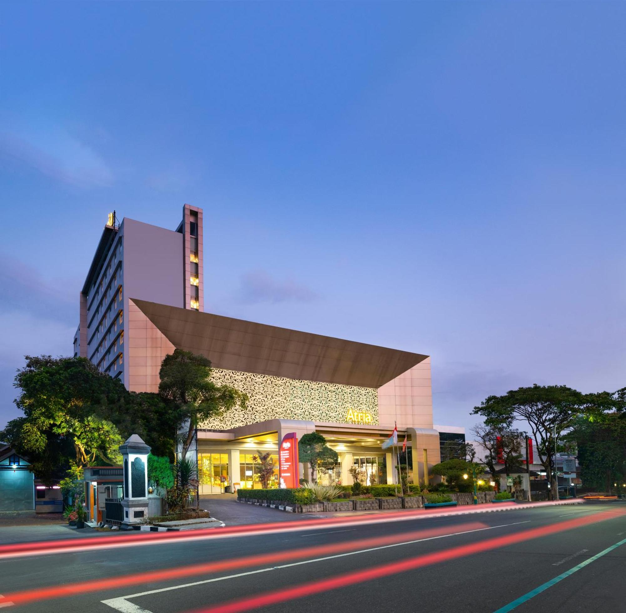 Atria Hotel Magelang Buitenkant foto