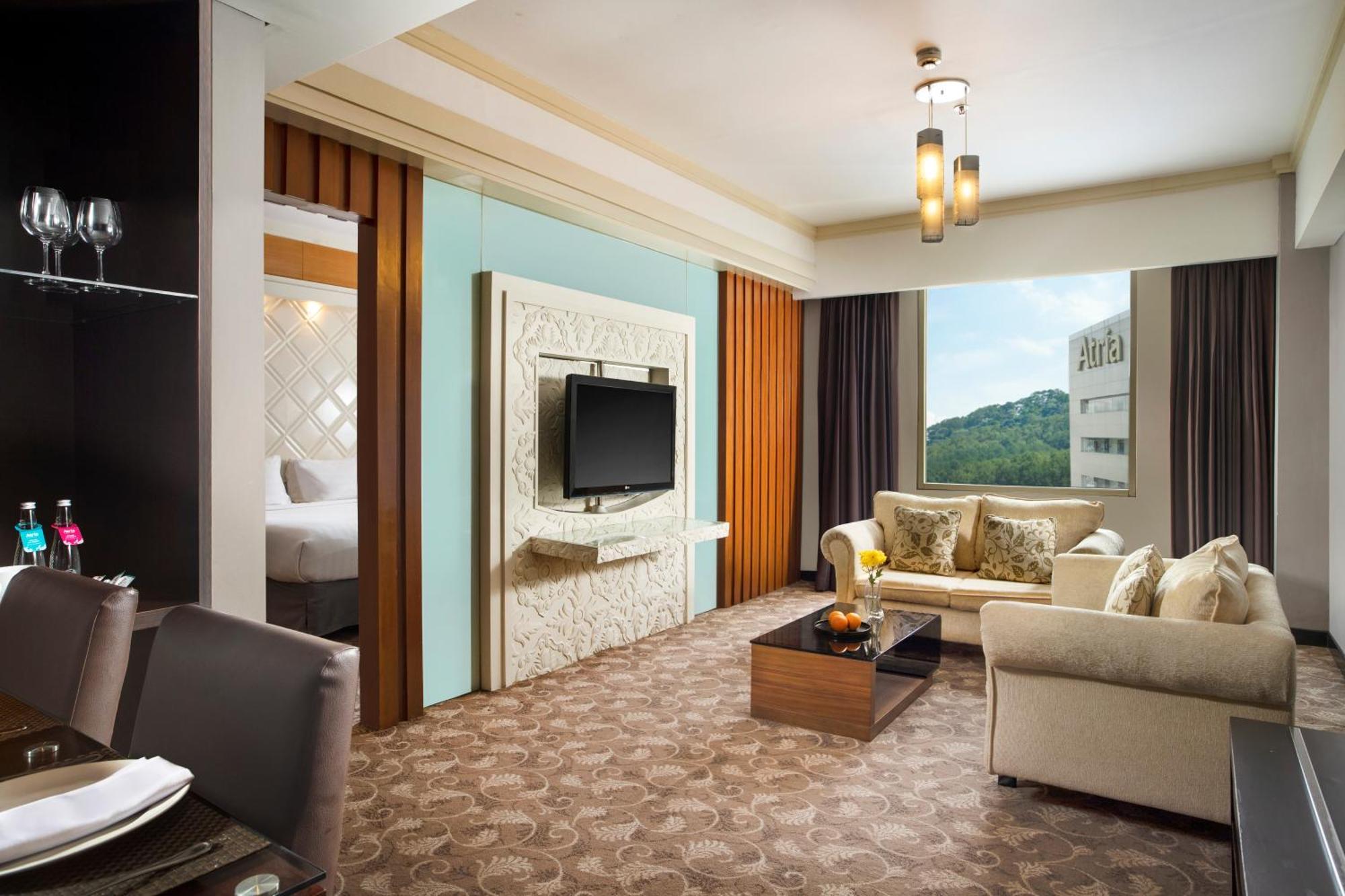 Atria Hotel Magelang Buitenkant foto