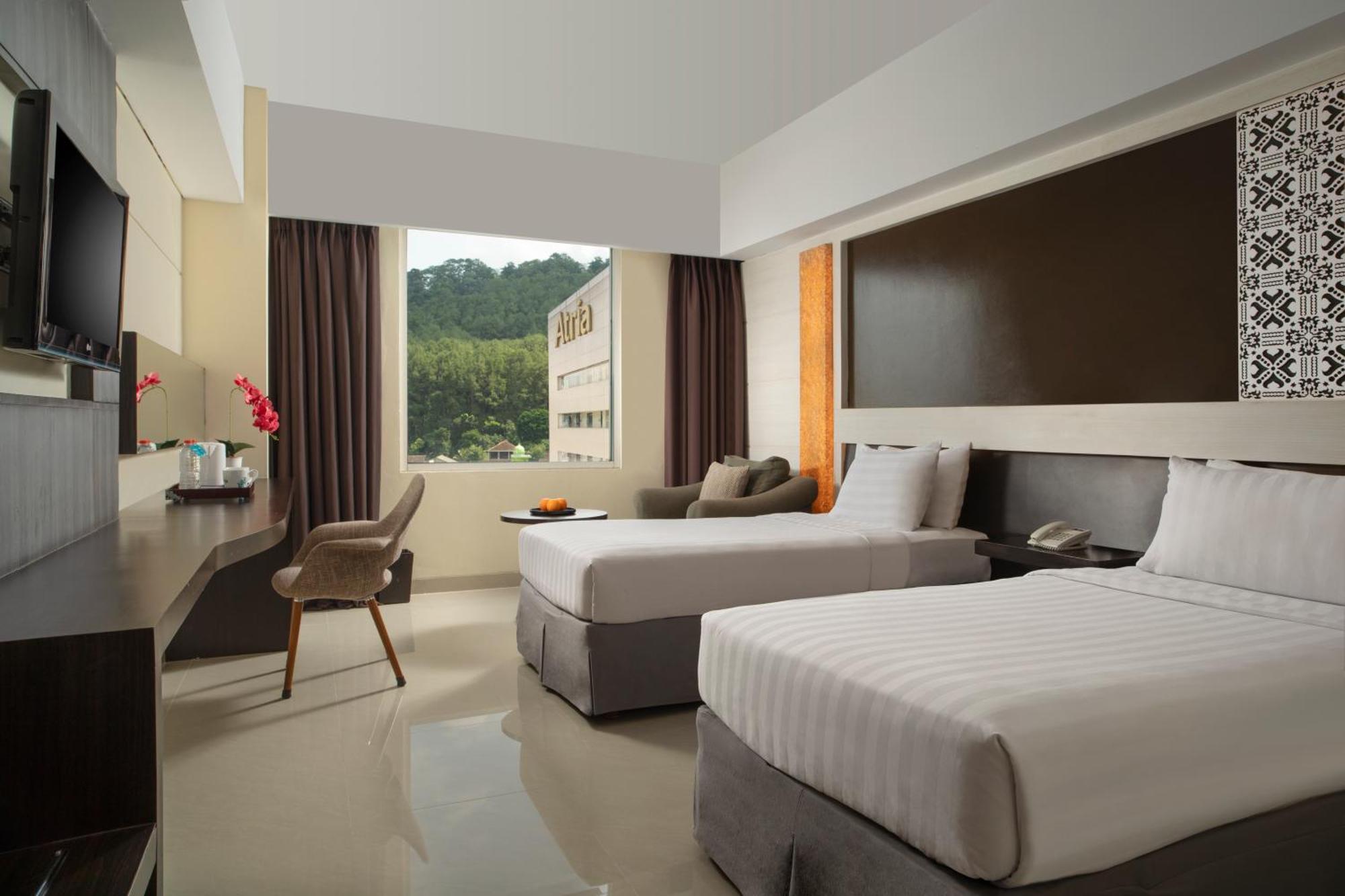 Atria Hotel Magelang Buitenkant foto