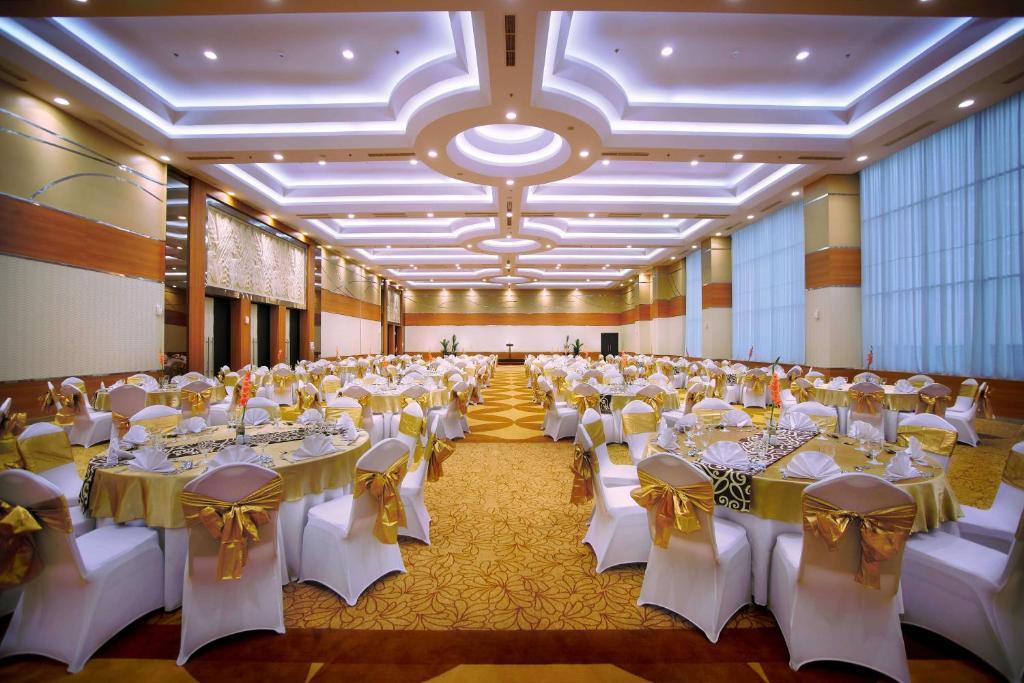 Atria Hotel Magelang Buitenkant foto