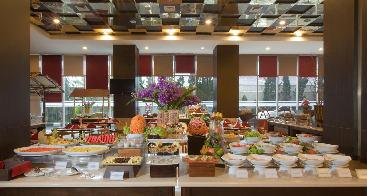 Atria Hotel Magelang Buitenkant foto