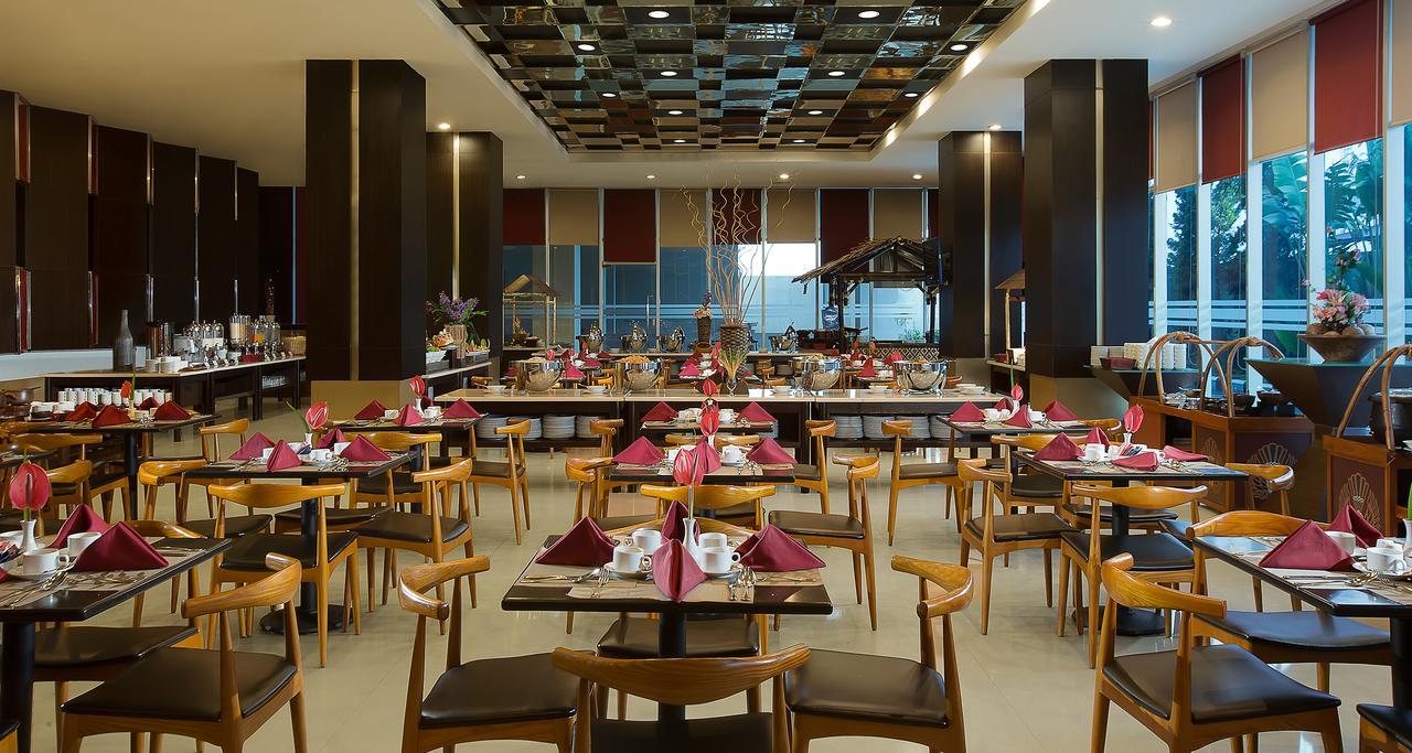 Atria Hotel Magelang Buitenkant foto